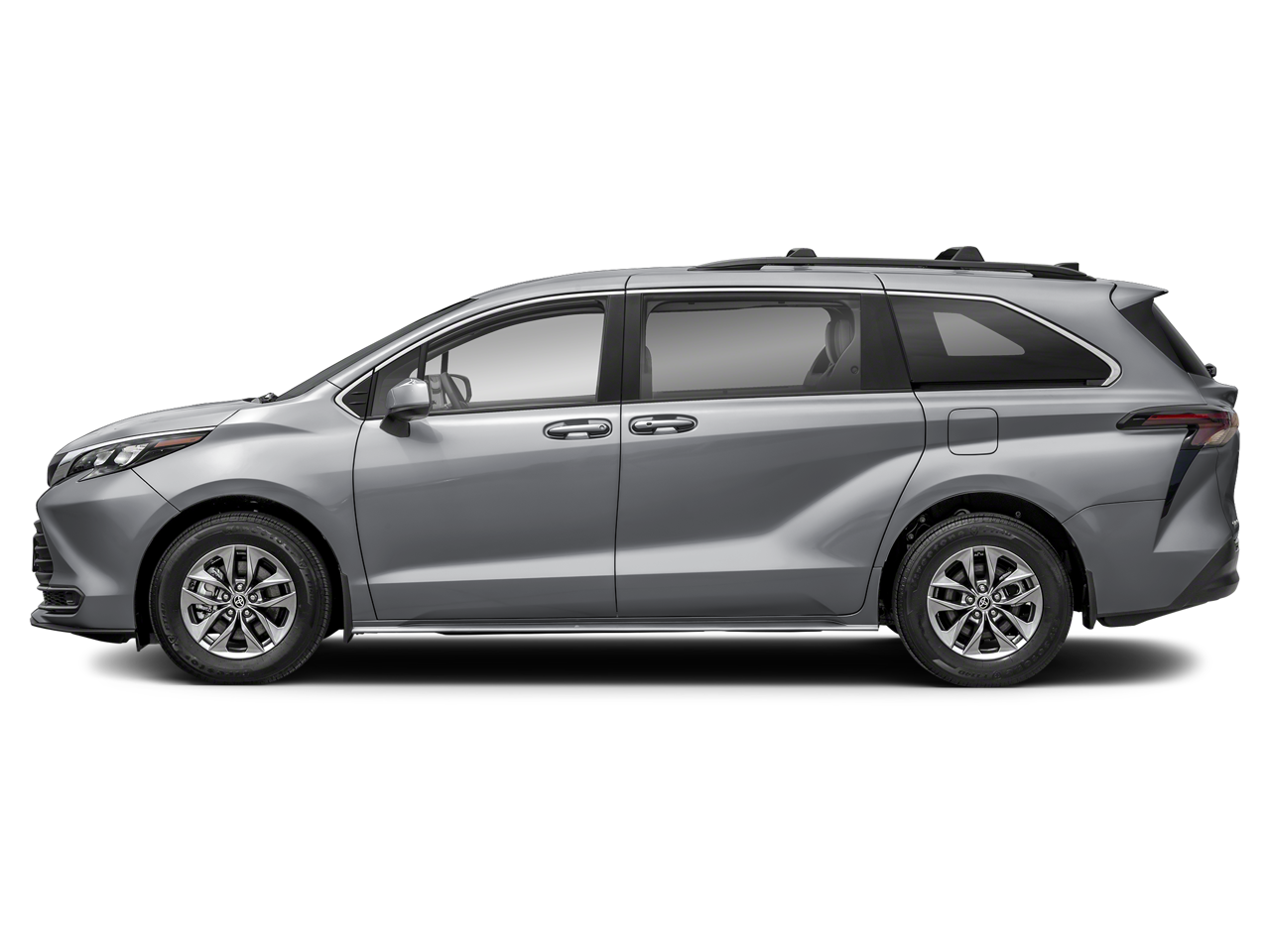 2026 Toyota Sienna LE photo 3