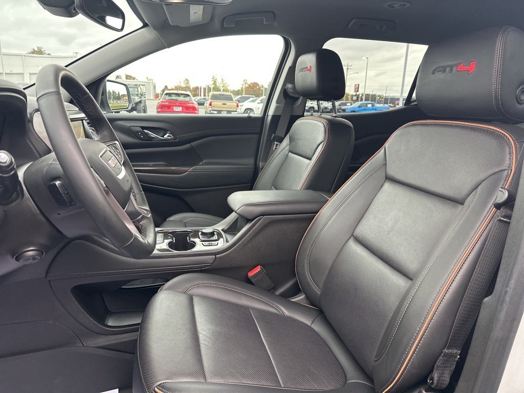 2023 GMC Acadia AT4