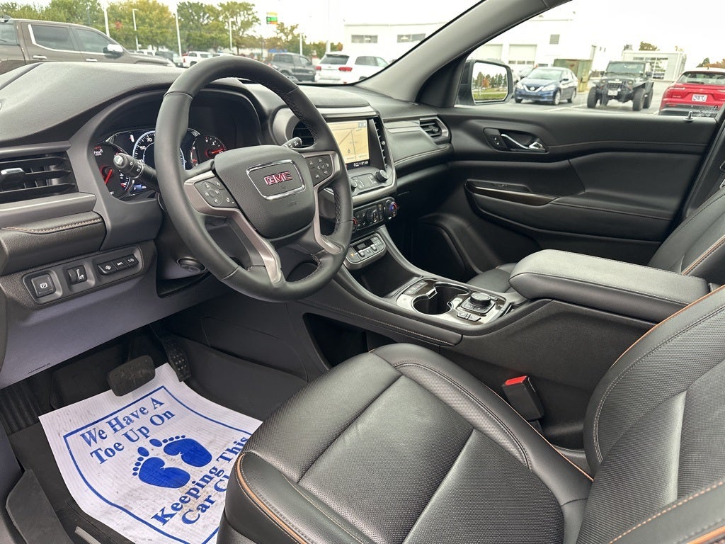 2023 GMC Acadia AT4