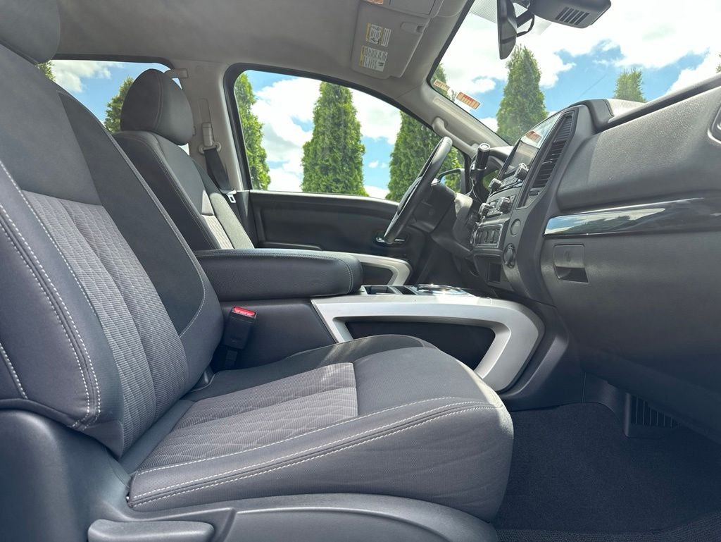 2024 Nissan Titan SV