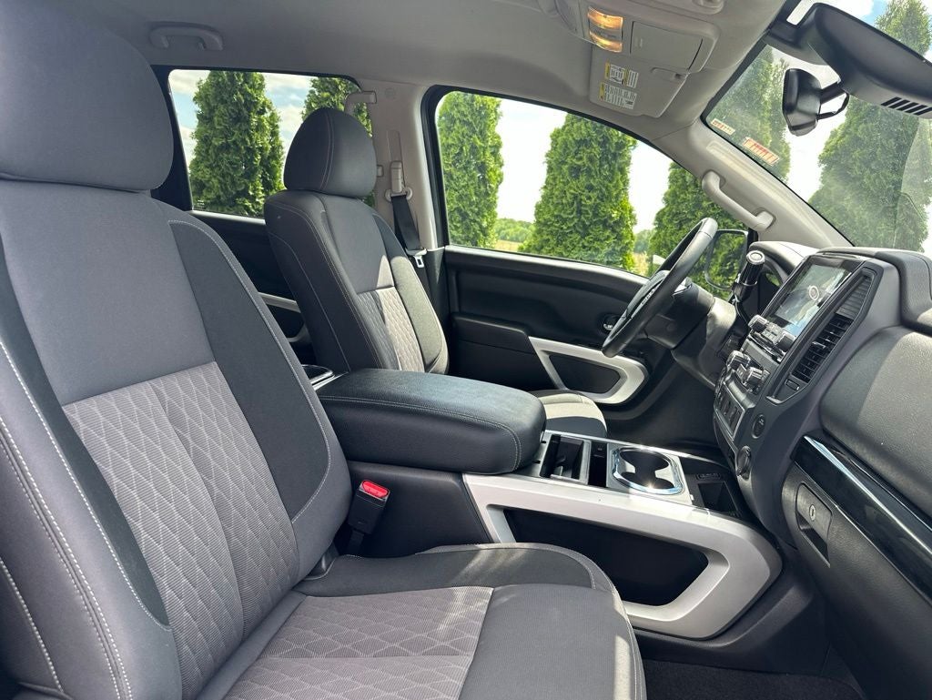 2024 Nissan Titan SV