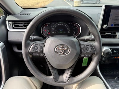 2025 Toyota RAV4 LE
