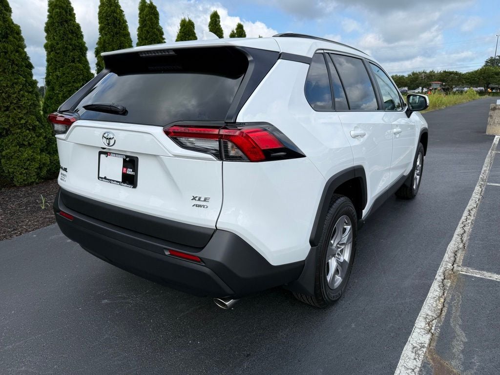 2025 Toyota RAV4 XLE