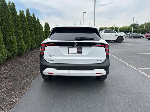 2025 Nissan Kicks SV