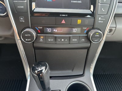 2017 Toyota Camry Hybrid XLE