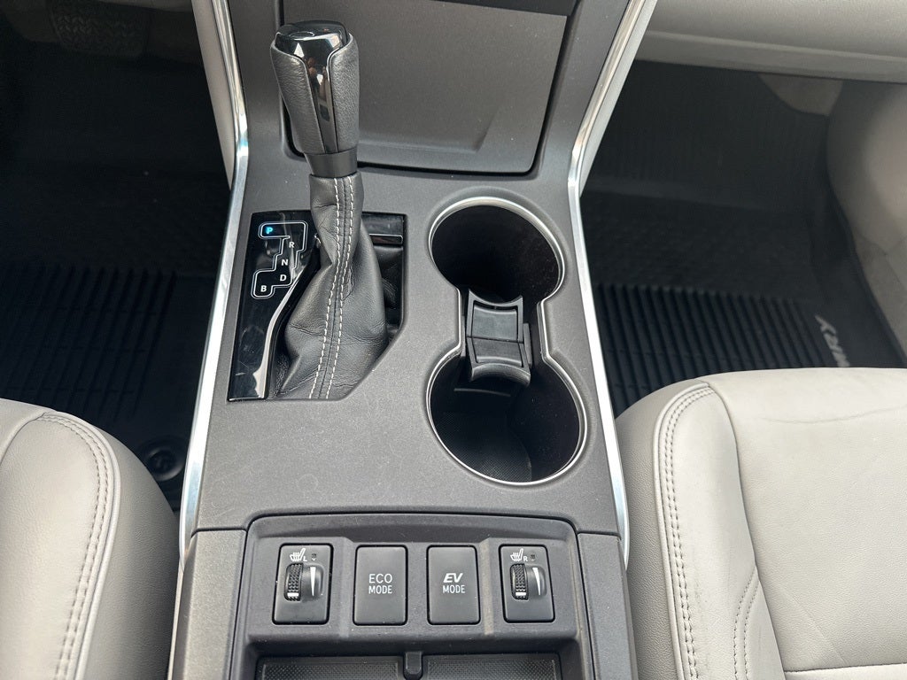 2017 Toyota Camry Hybrid XLE