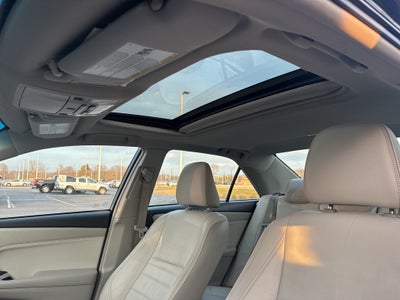 2017 Toyota Camry Hybrid XLE