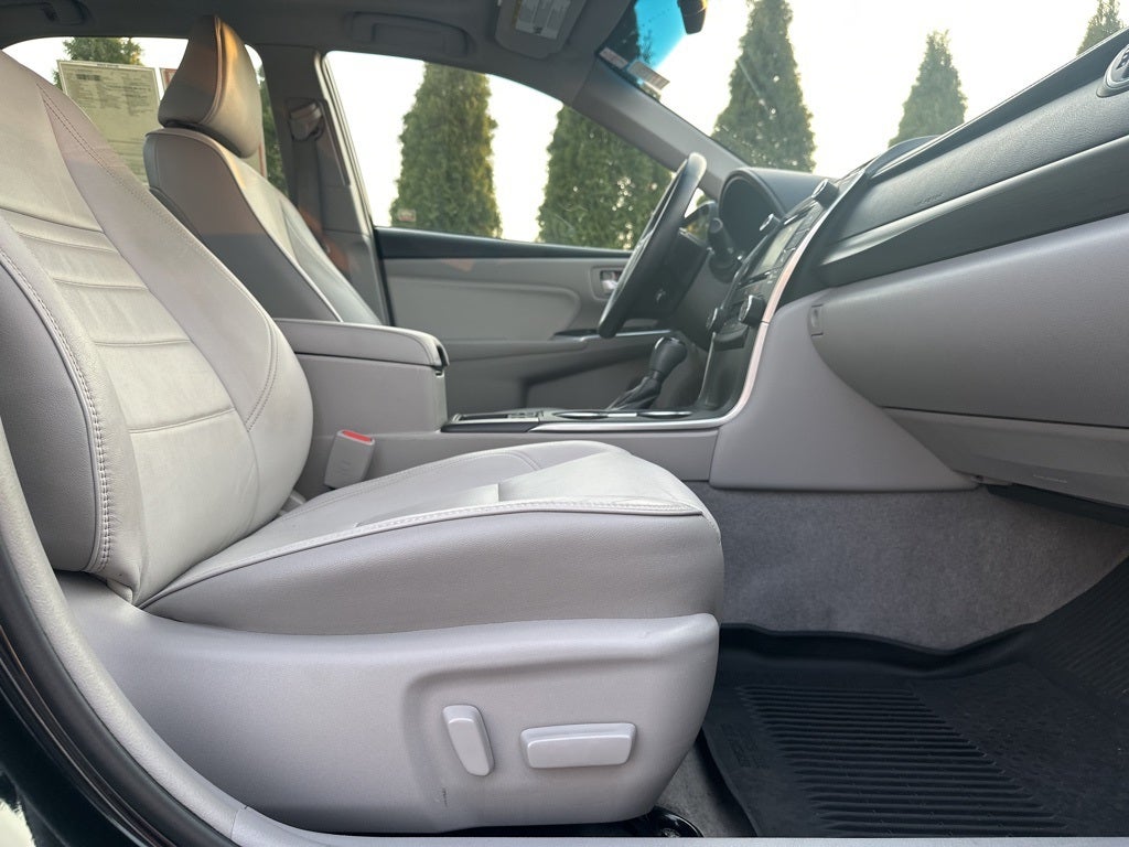 2017 Toyota Camry Hybrid XLE