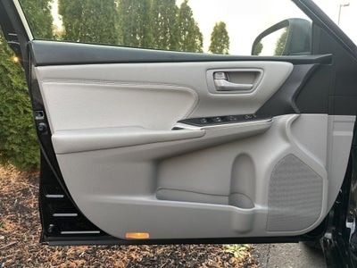 2017 Toyota Camry Hybrid XLE