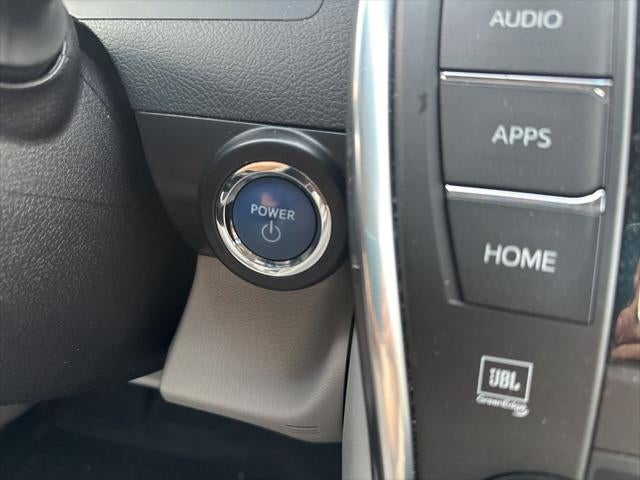 2017 Toyota Camry Hybrid XLE