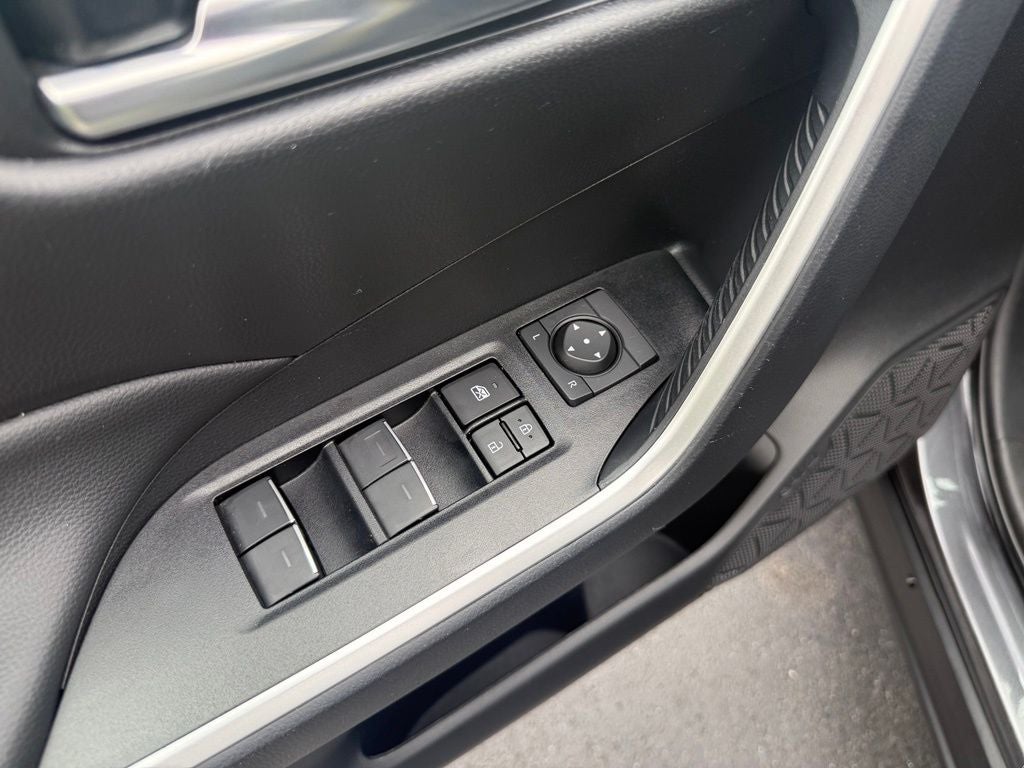 2025 Toyota RAV4 Hybrid SE