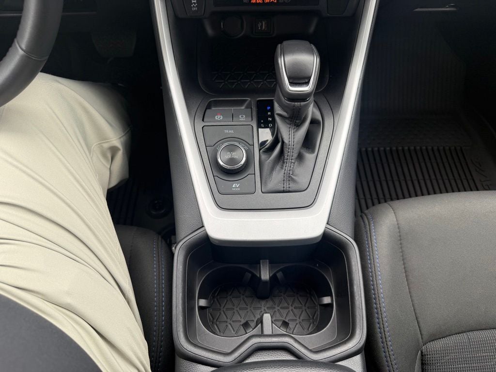2025 Toyota RAV4 Hybrid SE