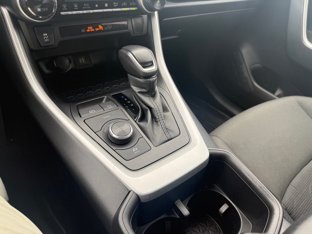 2025 Toyota RAV4 Hybrid SE