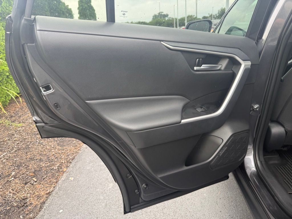 2025 Toyota RAV4 Hybrid SE