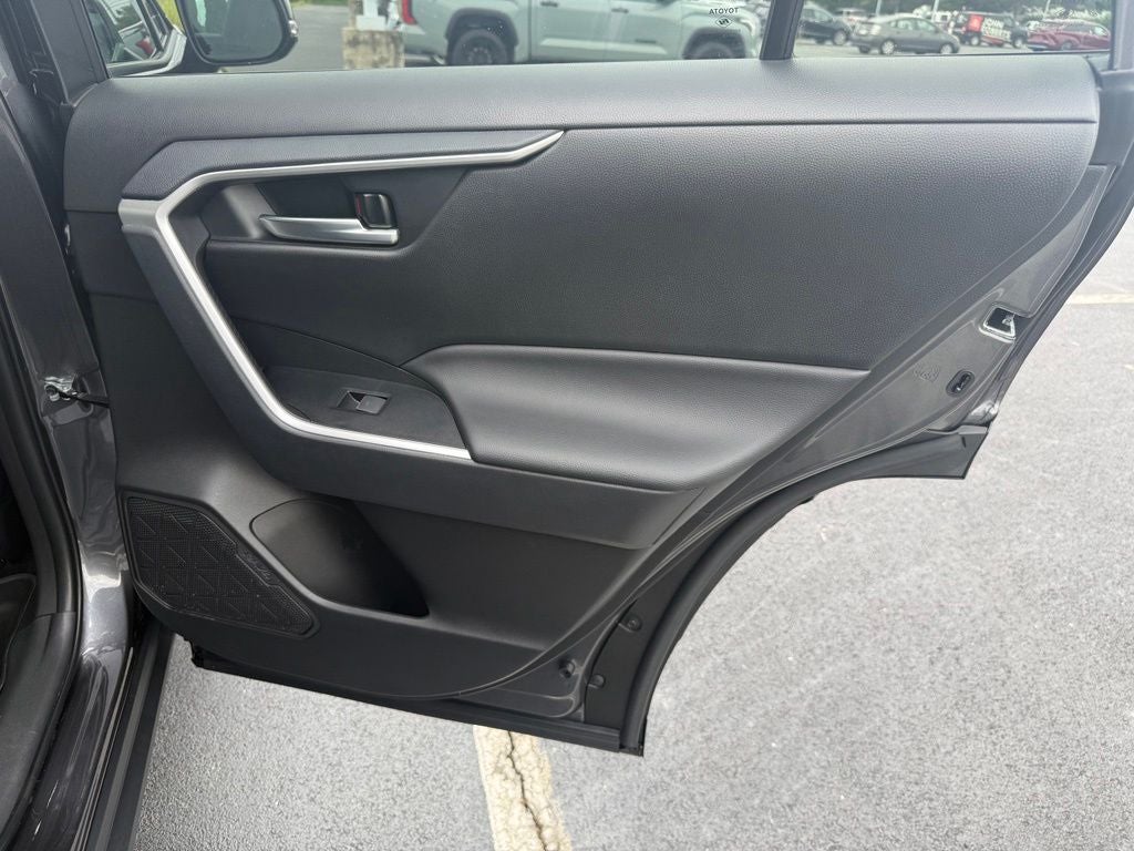 2025 Toyota RAV4 Hybrid SE