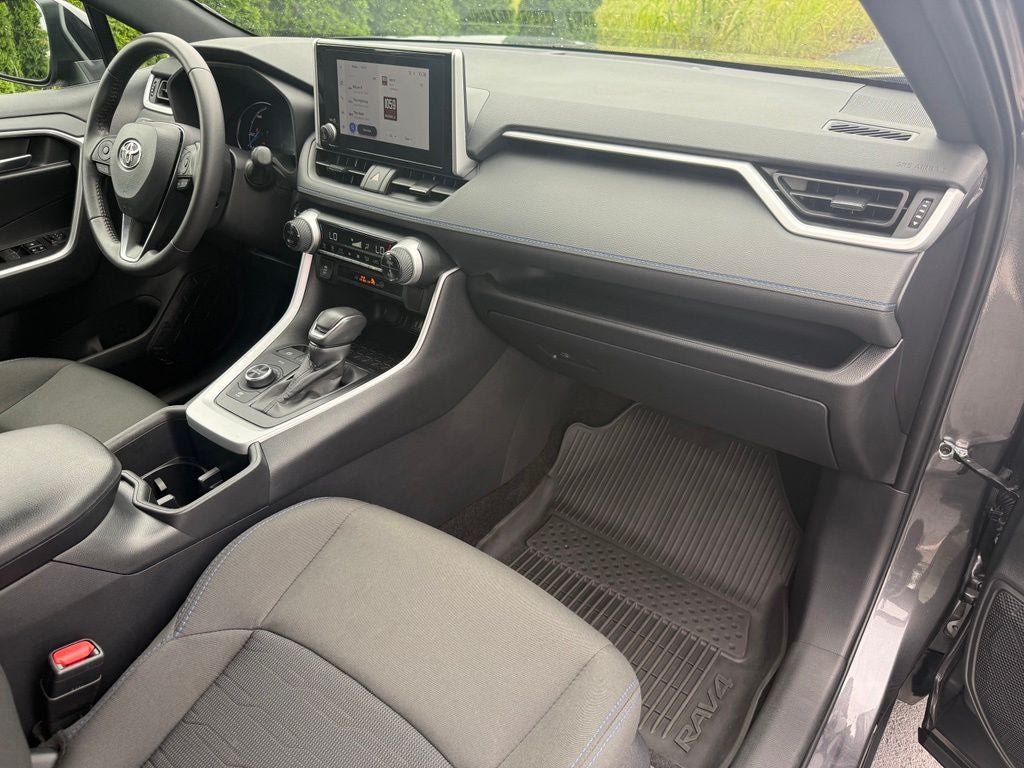 2025 Toyota RAV4 Hybrid SE