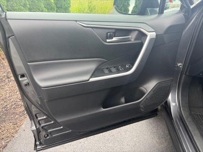 2025 Toyota RAV4 Hybrid SE