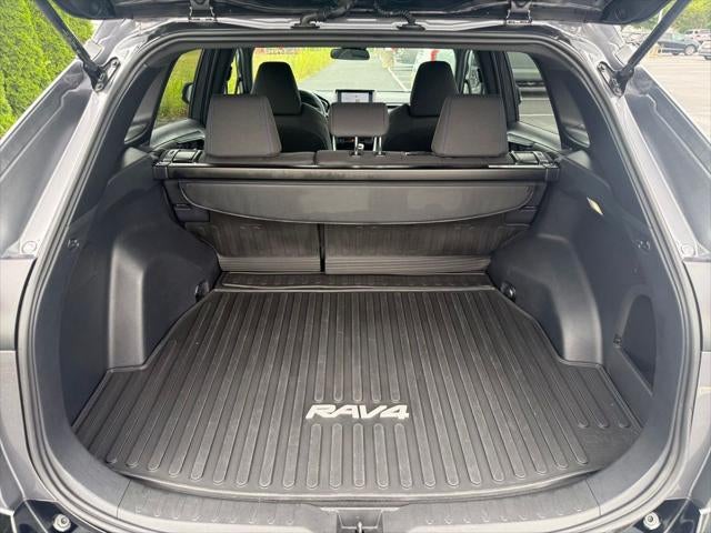 2025 Toyota RAV4 Hybrid SE