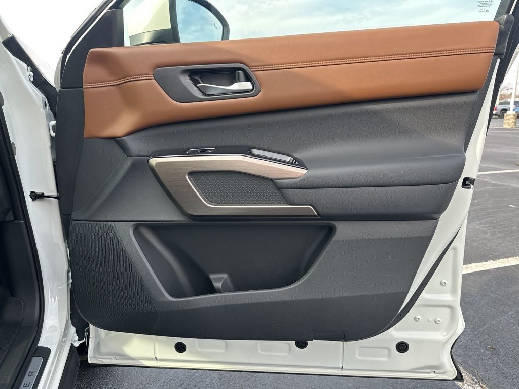 2024 Nissan Pathfinder Platinum