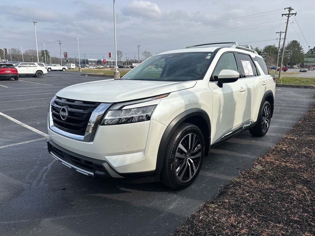 2024 Nissan Pathfinder Platinum