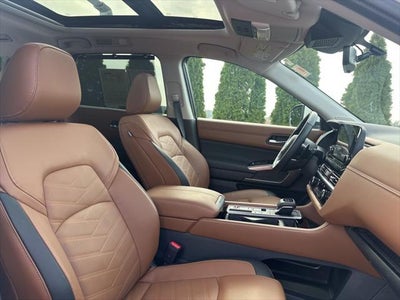 2024 Nissan Pathfinder Platinum