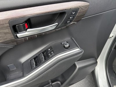 2023 Toyota Highlander Hybrid Platinum