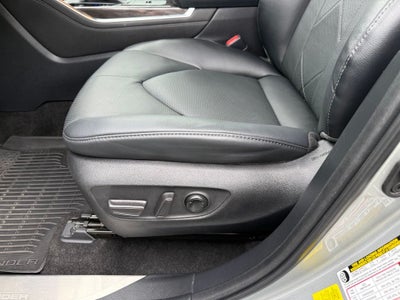 2023 Toyota Highlander Hybrid Platinum