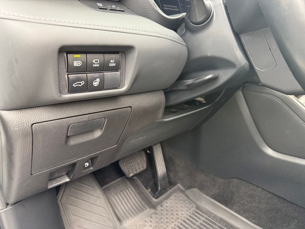 2023 Toyota Highlander Hybrid Platinum