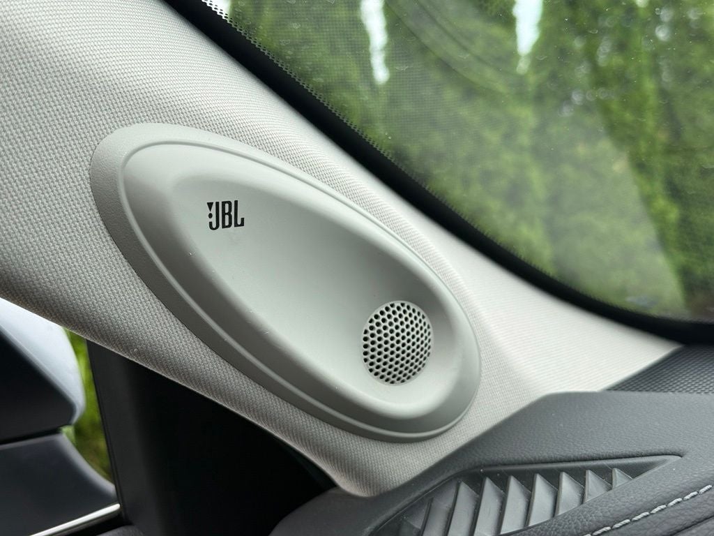 2023 Toyota Highlander Hybrid Platinum