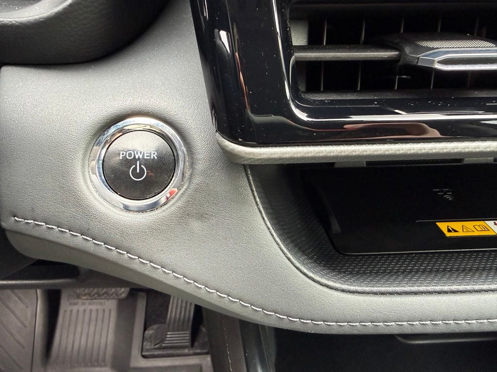2023 Toyota Highlander Hybrid Platinum
