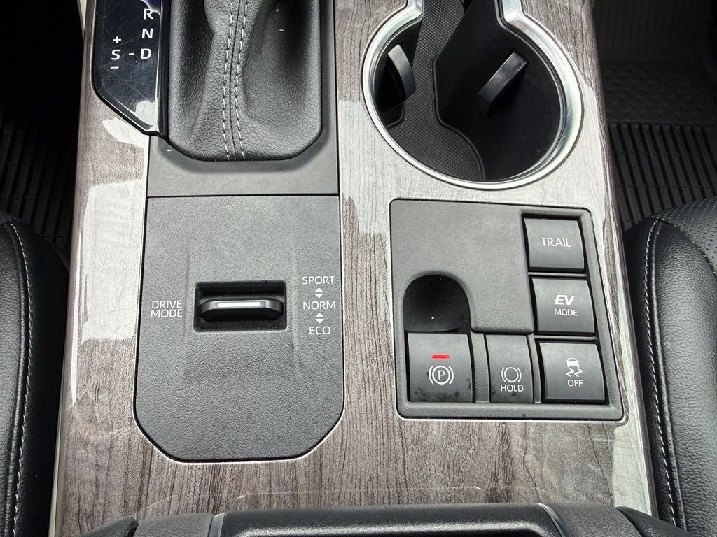 2023 Toyota Highlander Hybrid Platinum