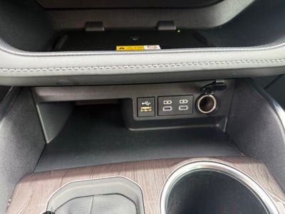 2023 Toyota Highlander Hybrid Platinum