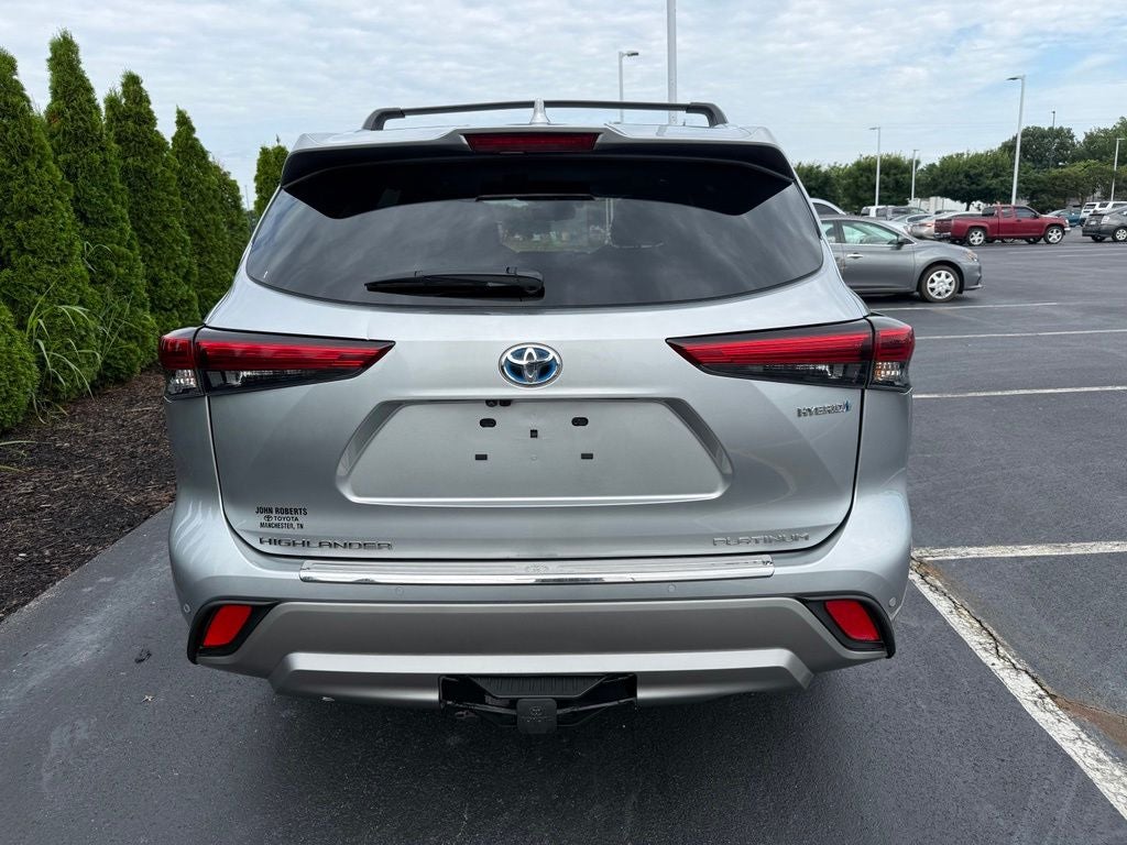 2023 Toyota Highlander Hybrid Platinum