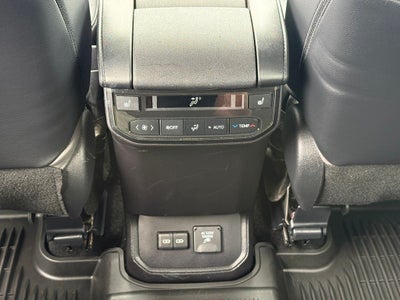 2023 Toyota Highlander Hybrid Platinum