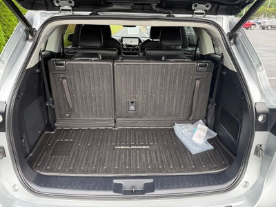 2023 Toyota Highlander Hybrid Platinum