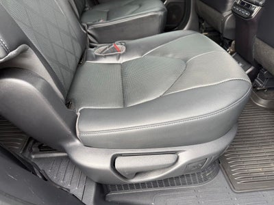 2023 Toyota Highlander Hybrid Platinum