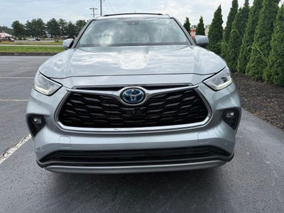 2023 Toyota Highlander Hybrid Platinum