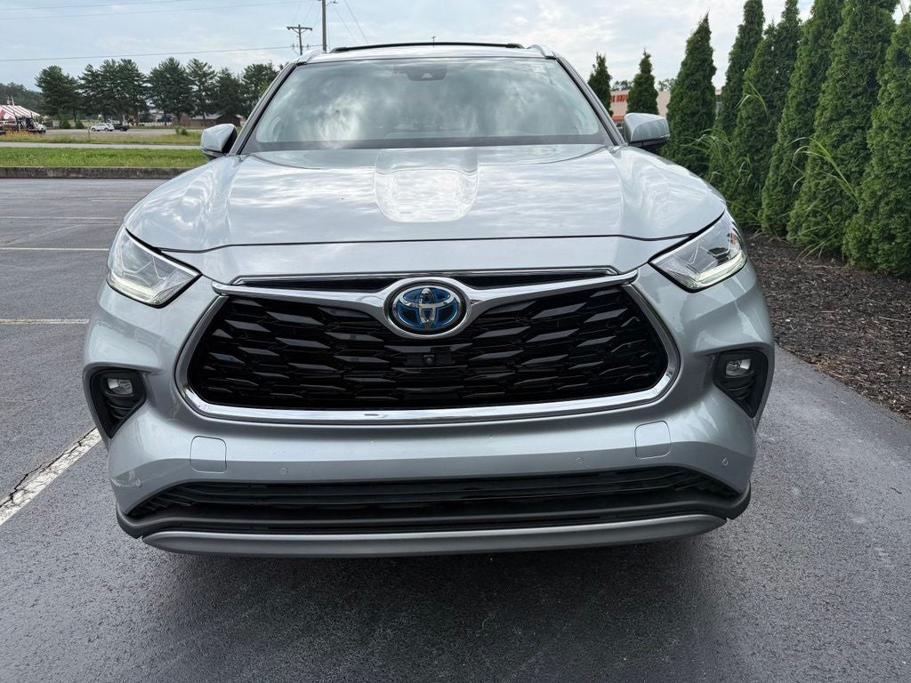 2023 Toyota Highlander Hybrid Platinum