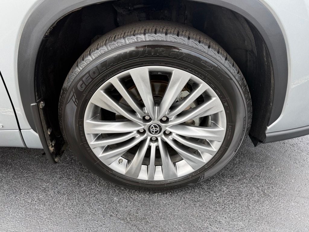 2023 Toyota Highlander Hybrid Platinum