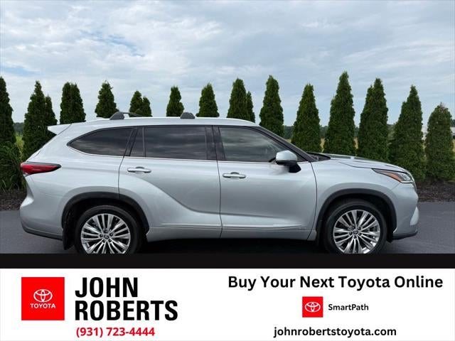 2023 Toyota Highlander Hybrid Platinum