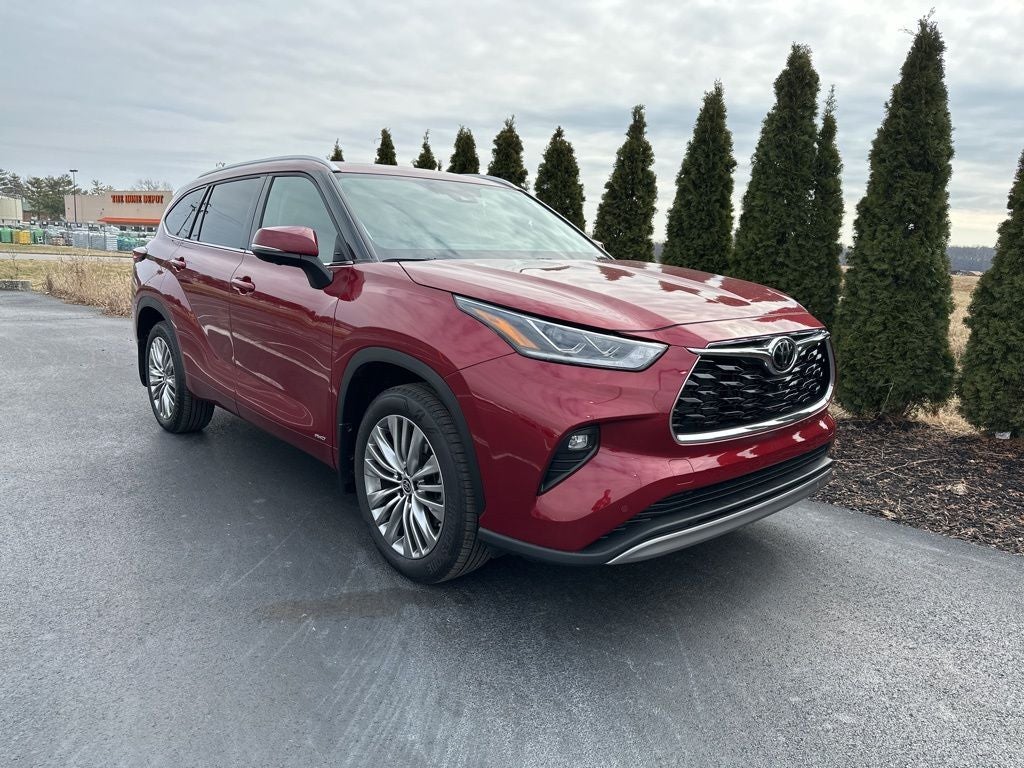 2025 Toyota Highlander Hybrid Platinum
