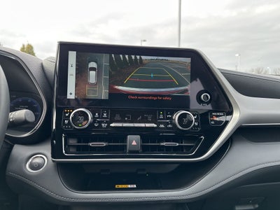 2025 Toyota Highlander Hybrid Platinum