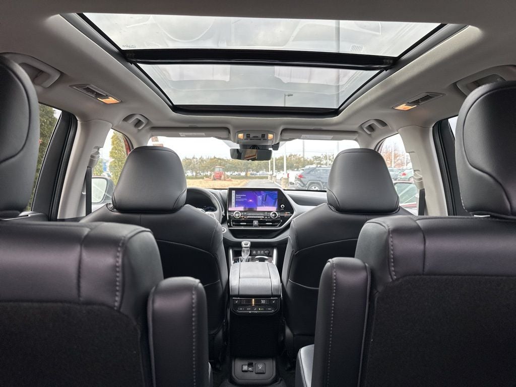 2025 Toyota Highlander Hybrid Platinum