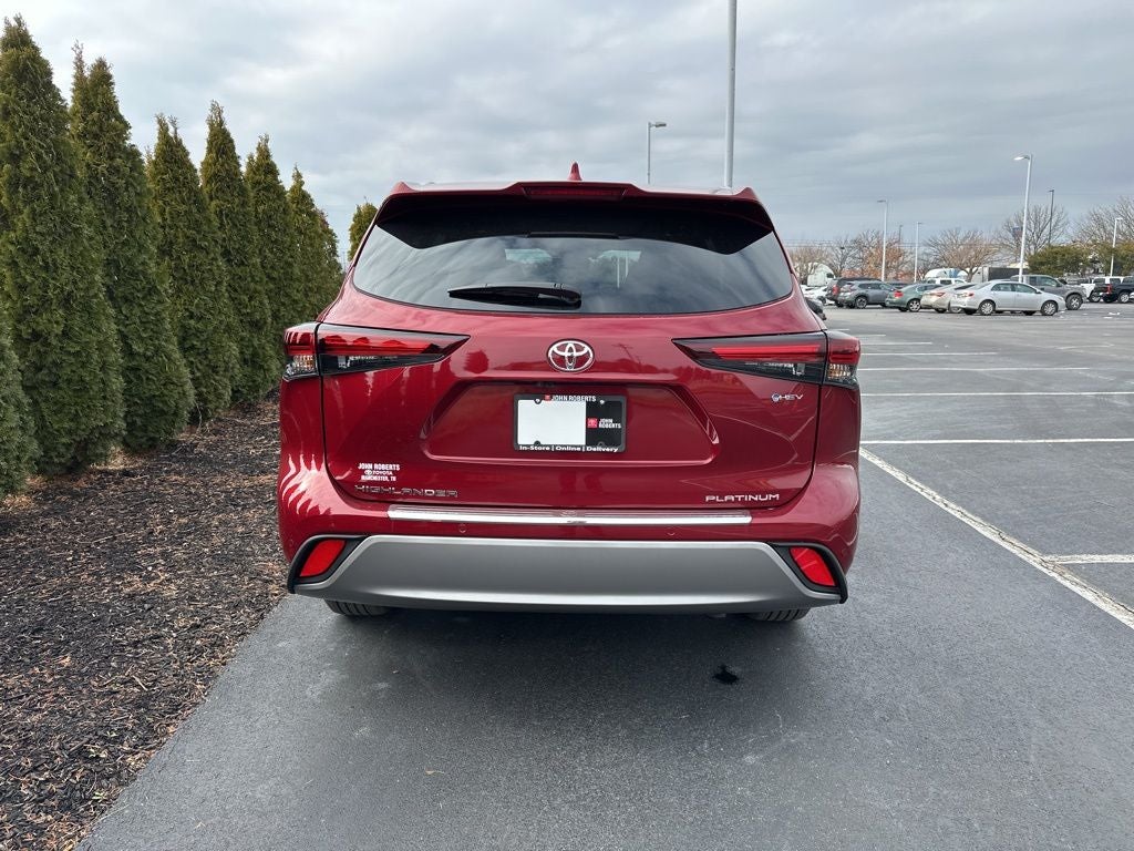 2025 Toyota Highlander Hybrid Platinum