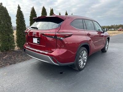 2025 Toyota Highlander Hybrid Platinum