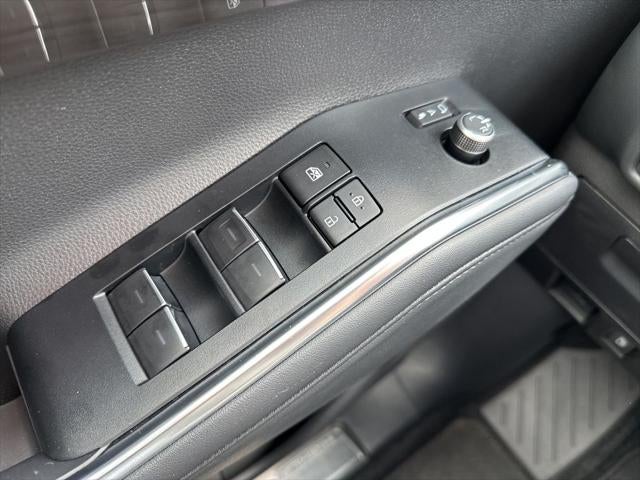 2025 Toyota Highlander Hybrid Platinum