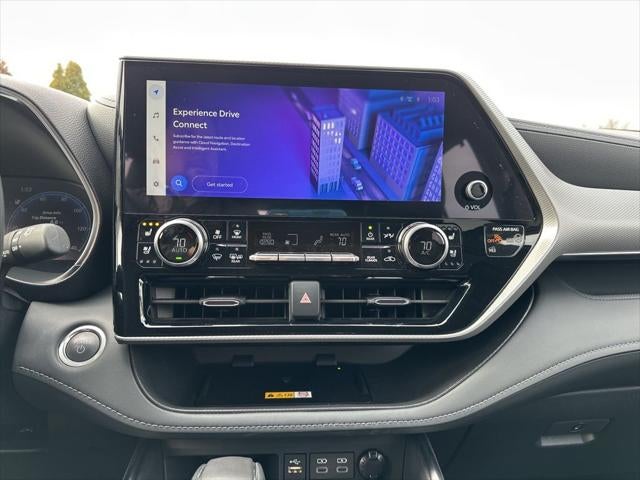 2025 Toyota Highlander Hybrid Platinum