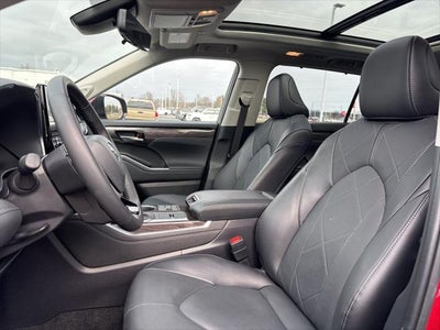 2025 Toyota Highlander Hybrid Platinum