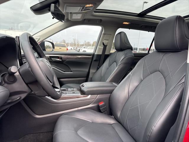 2025 Toyota Highlander Hybrid Platinum