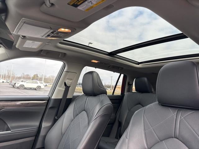 2025 Toyota Highlander Hybrid Platinum